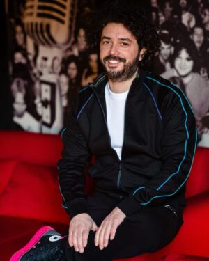 Marius Moga Instagram - Am lipsit puțin de aici, de pe platformele de socializare. A fost și este o perioadă încărcată, în care devine din ce în ce mai greu să ținem moralul sus. Sfatul meu este să încercați să vă gășiți echilibrul, să vă informați din surse sigure, să ajutați și să vă bucurați de fiecare clipă. Suntem atât de norocoși și nici nu ne dăm seama. #peaceofmind