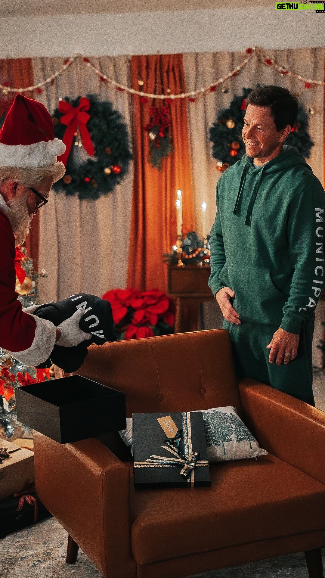 Mark Wahlberg Instagram - No one outworks or out-hustles Santa. He’s a true MUNICIPAL kinda guy…we just needed to make it official. New spot coming to a screen near you… (Slides coming in January, signup for first access on MUNICIPAL.com. #municipal #dreamplanhustlerepeat