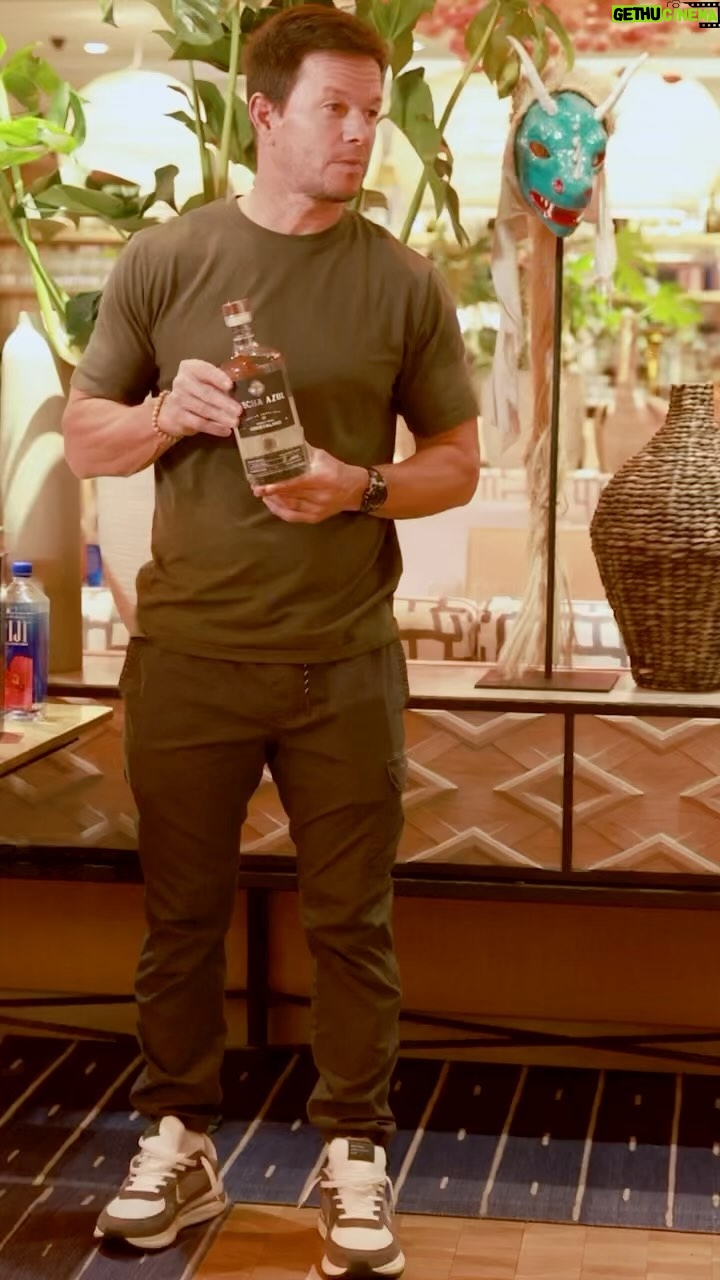 Mark Wahlberg Instagram - Thatπ₯π₯ @flechaazultequila available @wynnlasvegas ππ₯π₯π #FlechaAzulPartner
