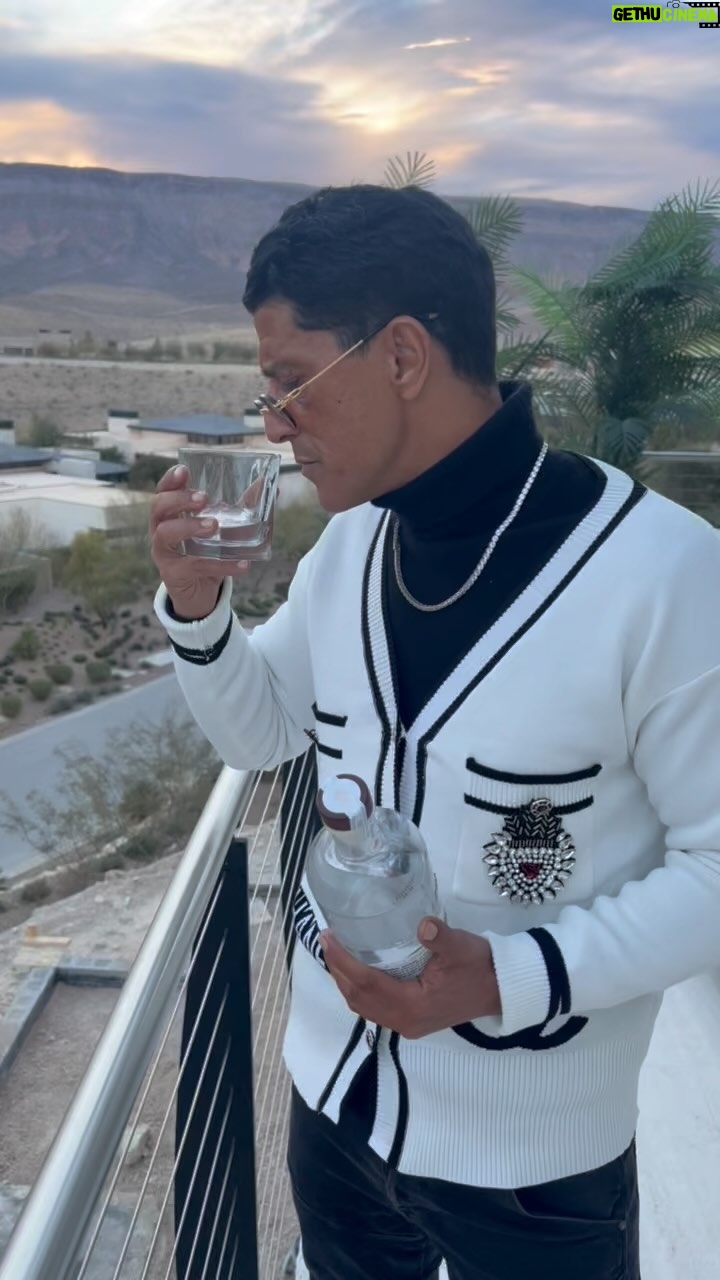 Mark Wahlberg Instagram - The #1 sipper 2023 @flechaazultequila 😎🔥🥃💯📈 #FlechaAzulPartner @saidtaghmaoui