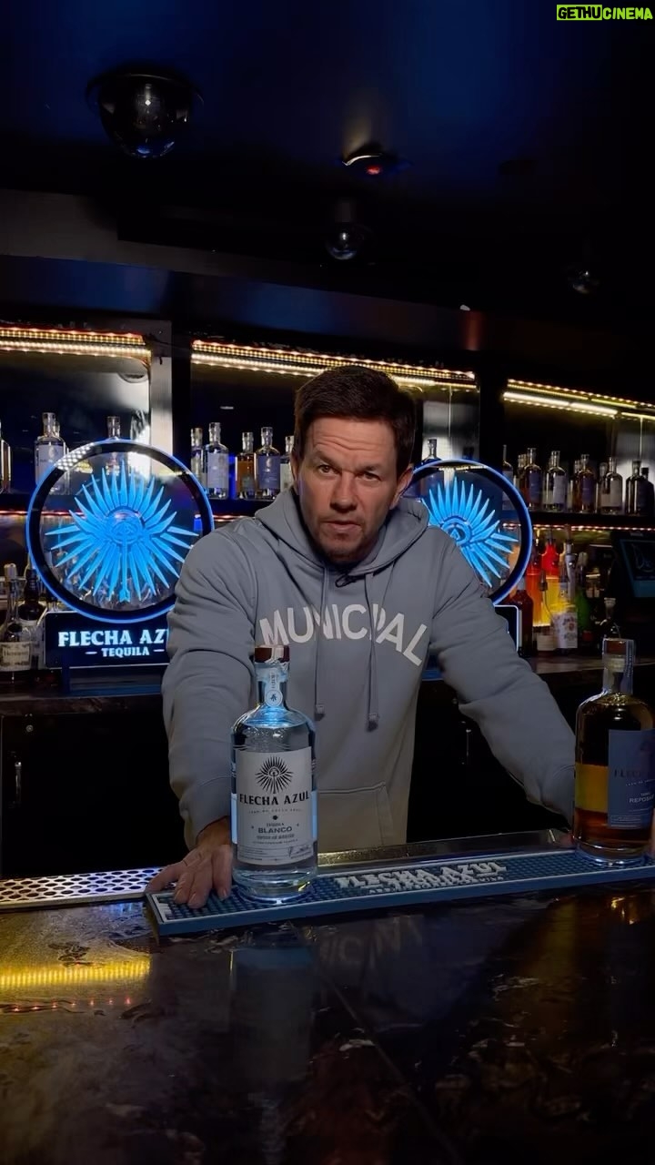Mark Wahlberg Instagram - You ready?!!!! @flechaazultequila 🏆😎🔥🥳🥃 @municipal #FlechaAzulPartner #MunicipalPartner