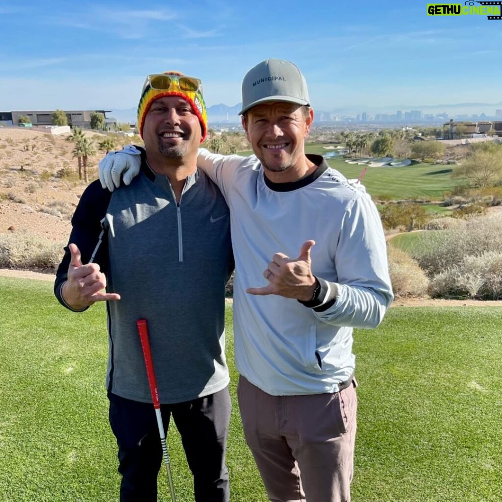Mark Wahlberg Instagram - Nothing like a morning 🏌🏽‍♂️⛳️ session with my guy @markwahlberg followed by an afternoon round at the amazing @wynnlasvegas 🤙🏽