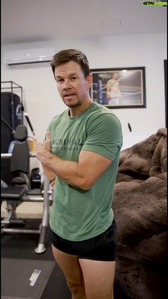 Mark Wahlberg Instagram - Never gets any easier but @municipal @performinspired 🔥🔥 It feels great when you’re done. 🤣💯🥳 #MunicipalPartner #PIPartner