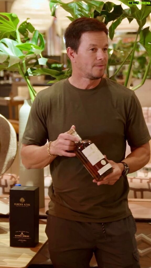 Mark Wahlberg Instagram - Wynn Las Vegas is happy to welcome @flechaazultequila to our venues. @markwahlberg stopped by for some one-on-one time with our staff. Stop by @casaplaya.wynn or any of our Bars to enjoy. Salud! ✨ #Vegas #Wynn #WynnLasVegas