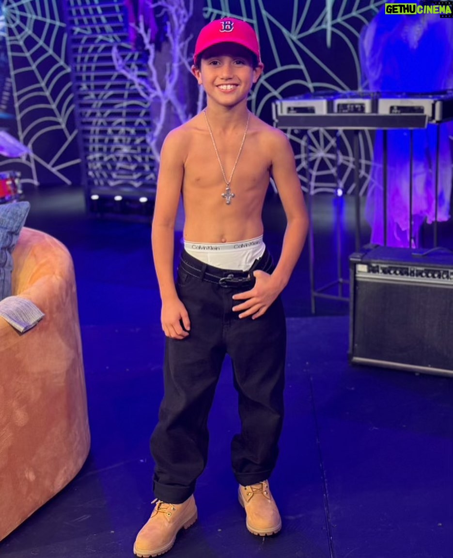 Mark Wahlberg Instagram - Nico as MARKY MARK FOR HALLOWEEN 🥳😂 @mariolopez 😎❤️❤️🙏