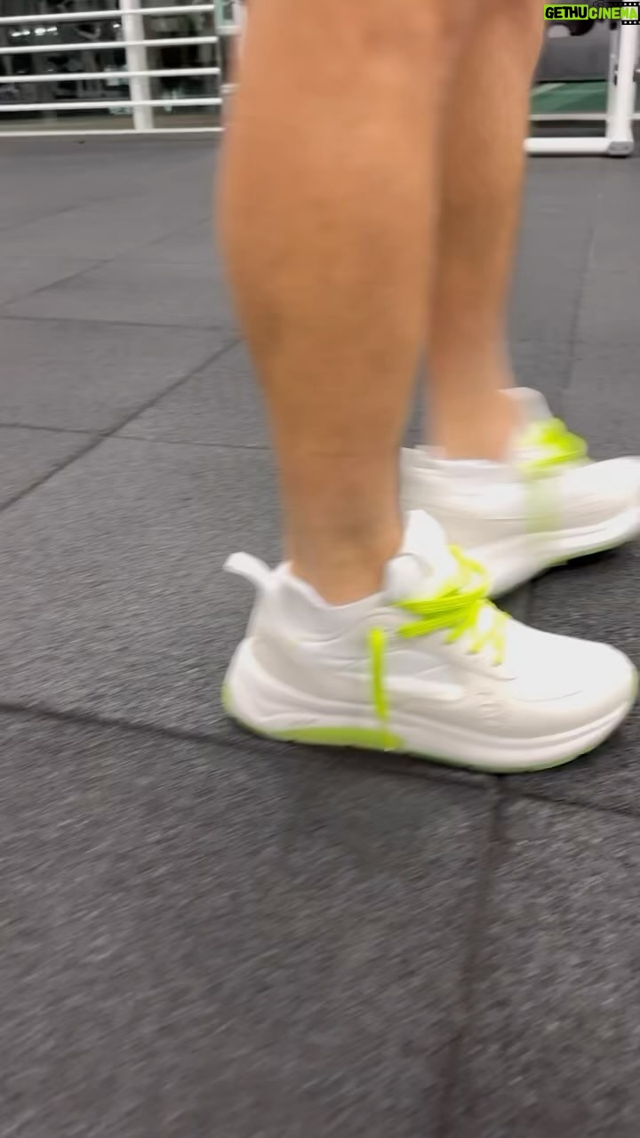 Mark Wahlberg Instagram - Only 5 days!! @municipal the shoes are comingπ₯π₯πππ #MunicipalPartner