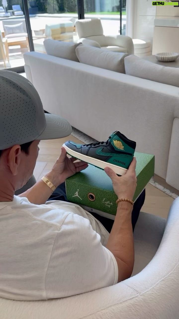 Mark Wahlberg Instagram - Congrats to my guys @eastsidegolf @earldreambig 🔥🔥 @oooolajuwon 🔥🔥changing the game 🔥🔥go download the Eastside golf app today⛳️📲