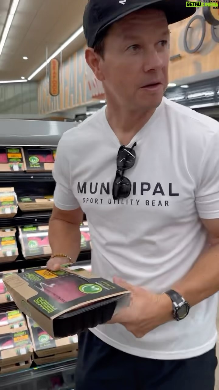 Mark Wahlberg Instagram - Thanks to my partners @safeway for making @wahlburgers @wahlburgersathome #1 🍔❤️😎🙏