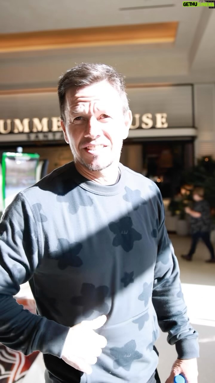Mark Wahlberg Instagram - That @flechaazultequila @summerhousevegas isπ₯π₯π₯ #twoticketstoparadise ππ₯³π₯ #FlechaAzulPartner