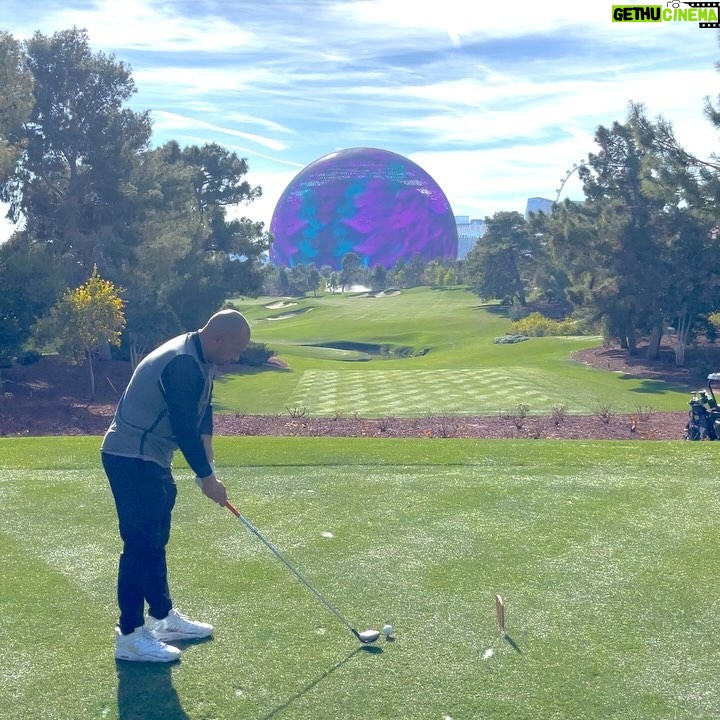 Mark Wahlberg Instagram - Nothing like a morning 🏌🏽♂️⛳️ session with my guy @markwahlberg followed by an afternoon round at the amazing @wynnlasvegas 🤙🏽