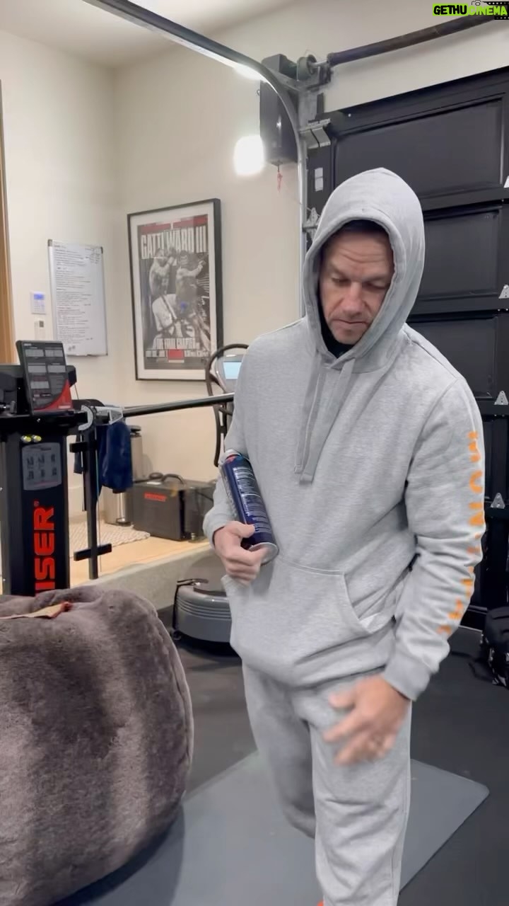 Mark Wahlberg Instagram - @municipal MONDAYS🔥 GOTTA WORK #MunicipalPartner
