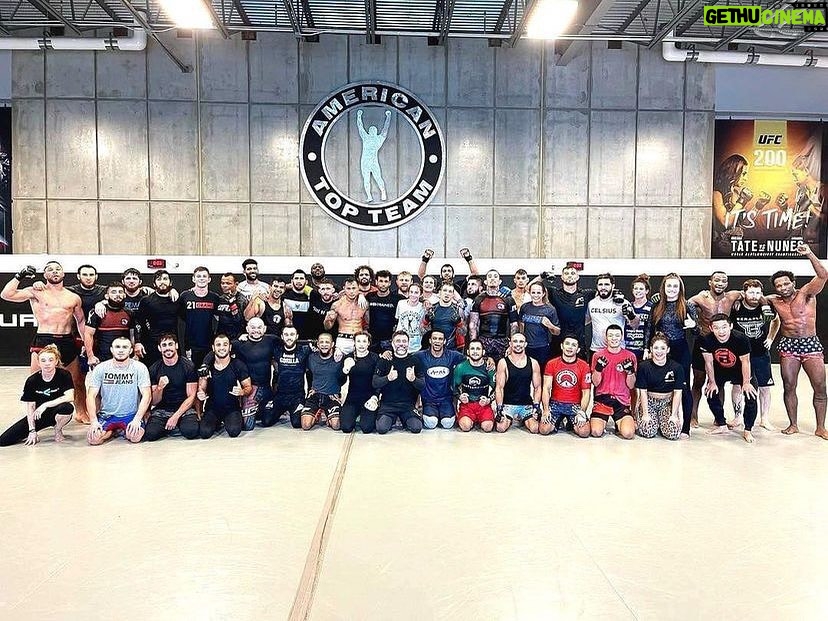 Markus Perez Instagram - CAN U FIND ME THERE? GREAT TRAIN TODAY… FULL HOUSE @parrumpaatt @americantopteam @stevemocco @mikebrownmma JIU JITSU 🥋 #whereiswally American Top Team