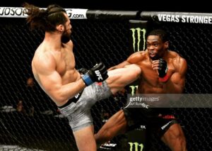 Markus Perez Instagram - CONNECTED!!! 🦿💣

#ufc #dubai #ufcdubai #yasisland #war