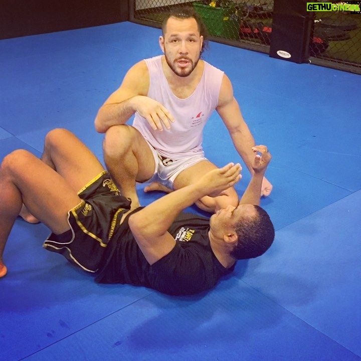 Markus Perez Instagram - KATAGATAME DEFENSE??? 🤔 DONT WORRY!!! WATCH THIS VIDEO 👊👊👊🏆 THANK YOU MY FRIEND @massarandubamma #katagatame #jiujitsu #wrestling #artesuave #ufc #ufcbrasil American Top Team