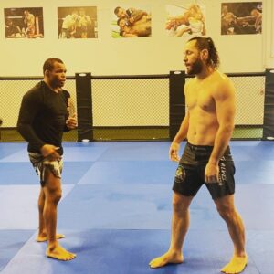 Markus Perez Instagram - 🇺🇸
DEFENSE OF SINGLE LEG GOING TO HEEL HOOK

🇧🇷
DEFESA DE SINGLE LEG INDO PARA A CHAVE DE CALCANHAR 

FLYING HEEL HOOK

WITH MY FRIEND UFC FIGHTER @massarandubamma VLW MANO 

#singlelegdefense #heelhook #jiujitsu #wrestling #mmteam