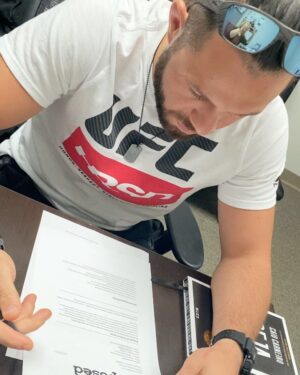 Markus Perez Instagram - AGREEMENT SIGNED WITH @xposedsolutions ... IM SO EXCITED TO WORK TOGETHER 🙏👊🏆