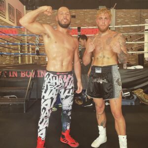 Markus Perez Instagram - BOXE SPARRING DAY WITH A YOUTUBER @jakepaul ... THANK YOU GUYS FOR GOOD RECEPTION 🙏👊🏆🥊 hey @benaskren ... take care 😏🤣👊👊👊

PS: THAT FACE OF HIM IS OF WHO TAKES A BEATING ON THE OWN HOUSE 🤣😈🥊