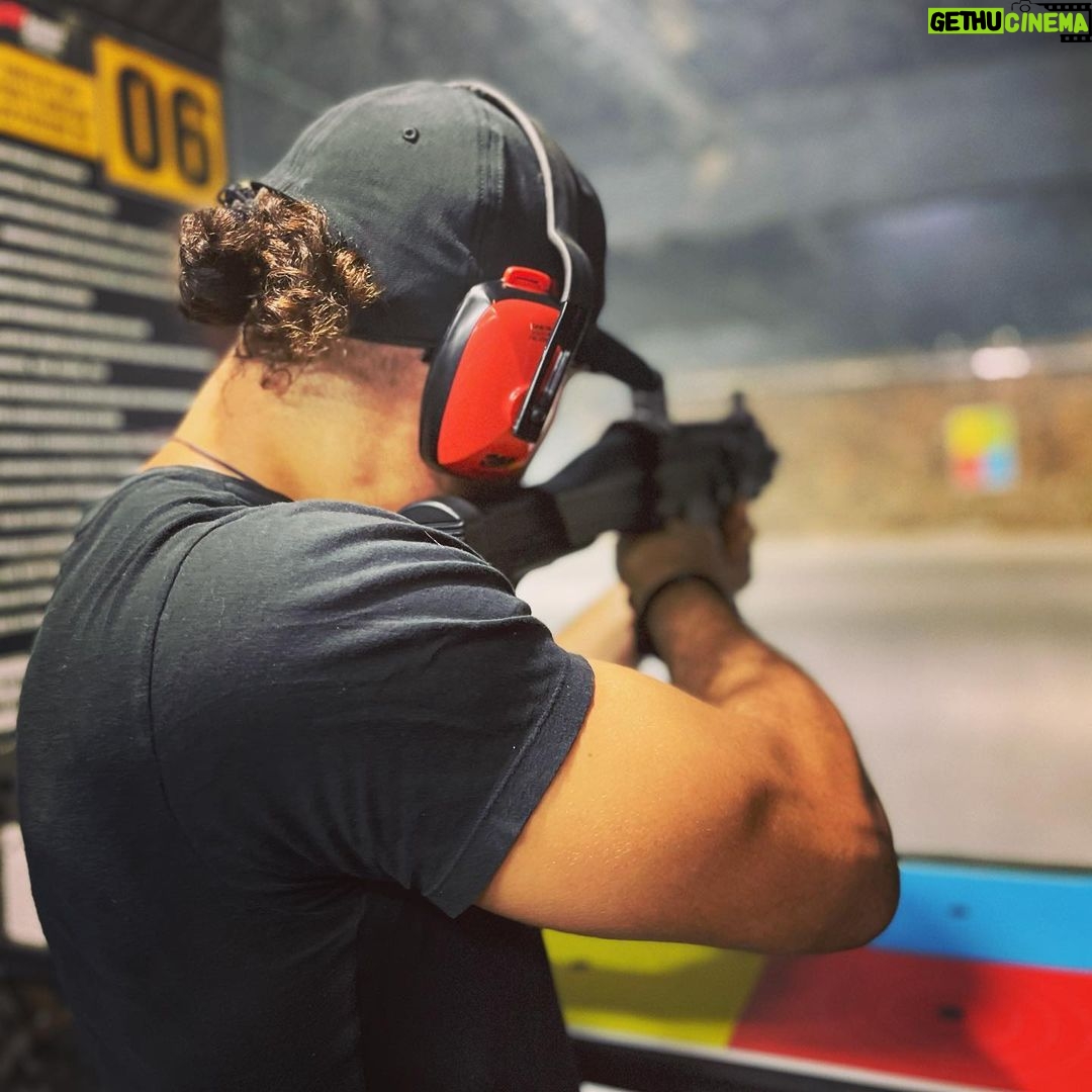 Markus Perez - 1.5K Likes - POW POW!!!💥
@danilotenorio @dr.echeimberg @clube556
OBRIGADO Danilo PELO ROLÊ IRMÃO... CONHECI HOJE E JÁ É BROTHER 👊👊👊
#powpow #tiroteo #parceria #clube556