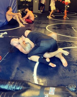 Markus Perez Instagram - WEEK POSITION 
KATAGATAME IN THE UNDER HALF GUARD 

POSIÇÃO DA SEMANA 
KATAGATAME DA MEIA GUARDA POR BAIXO 

THANK MY FRIEND @klidsonabreu @comamorbrowniess 🙏👊🏆

@parrumpaatt @stevemocco @mikebrownmma @kingmofh 

#jiujitsu #artesuave #wrestling #katagatame #att