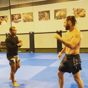 Markus Perez Instagram - 🇺🇸 DEFENSE OF SINGLE LEG GOING TO HEEL HOOK 🇧🇷 DEFESA DE SINGLE LEG INDO PARA A CHAVE DE CALCANHAR FLYING HEEL HOOK WITH MY FRIEND UFC FIGHTER @massarandubamma VLW MANO #singlelegdefense #heelhook #jiujitsu #wrestling #mmteam American Top Team
