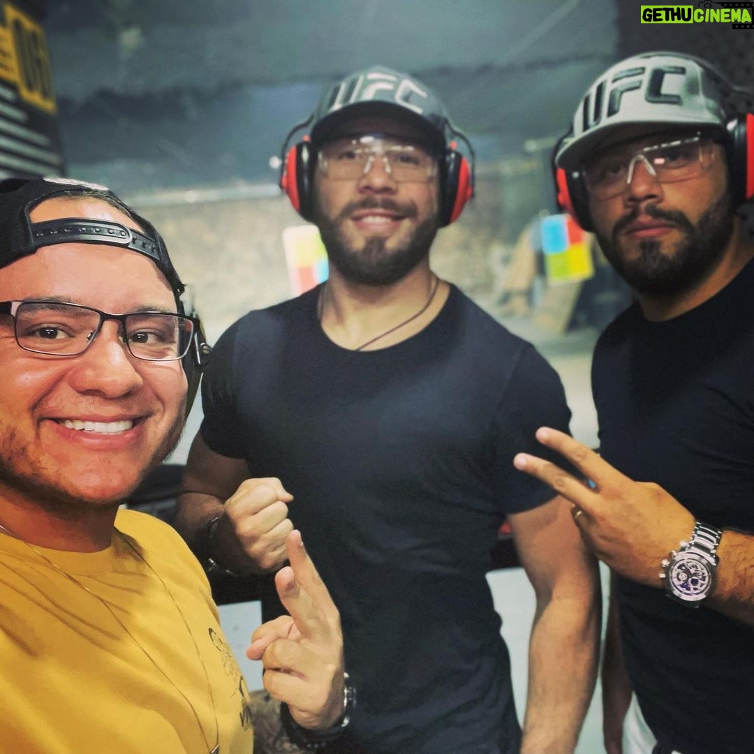 Markus Perez - 1.5K Likes - POW POW!!!💥
@danilotenorio @dr.echeimberg @clube556
OBRIGADO Danilo PELO ROLÊ IRMÃO... CONHECI HOJE E JÁ É BROTHER 👊👊👊
#powpow #tiroteo #parceria #clube556