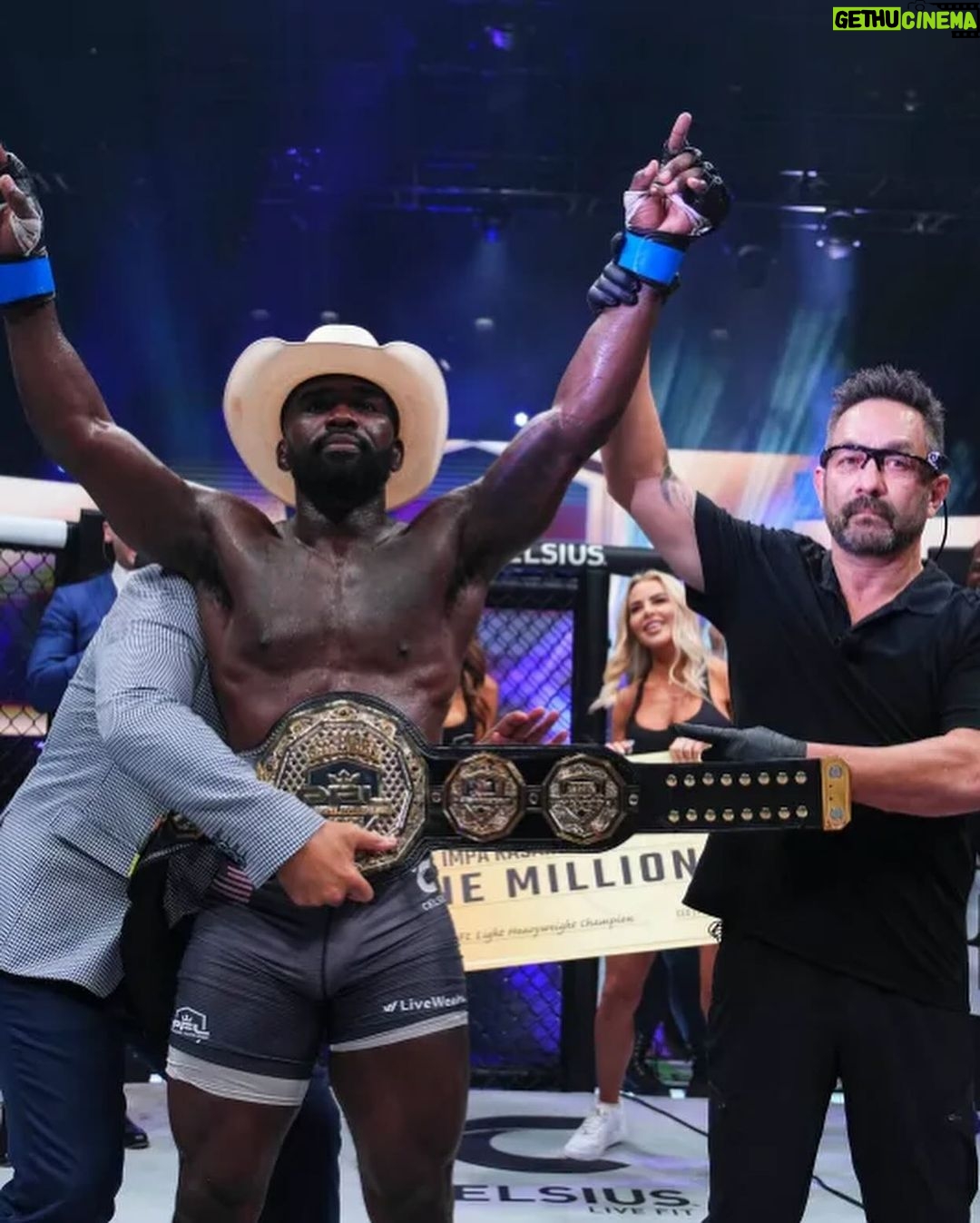 Markus Perez Instagram - WHAT’S IT LIKE TO KNOW YOU’RE THE BEST AND NOT HAVE AN OPPORTUNITY? I’M TRYING TO HAVE A STREAK OF FIGHTS AND VICTORIES FOR 2 YEARS, I HAD EXACTLY 21 OPPONENTS WHO DENIED OR LEFT THE FIGHT AGAINST ME... ONE OF THOSE OPPONENTS WAS @impak5 , LAST WEEK HE WAS @pflmma CHAMPION AND WON 1M, CONGRATULATIONS IMPA, I’M HAPPY FOR YOU... AT THIS TIME WHEN I’M TRAINING, I’M HELPING THE BEST FIGHTERS IN THE WORLD TO BE CHAMPIONS, I’M NOT GOING TO PUT NAMES HERE BUT EVERYONE WHO TRAINS WITH ME KNOWS WHO I AM AND MY POTENTIAL... THE QUESTION I ALWAYS HEAR IN TRAINING IS THIS… “ SO MALUKO, WHEN ARE YOU GOING TO FIGHT? YOU HAVE A LOT OF POTENTIAL TO BE STANDING OR FIGHTING IN A SMALL EVENT” … SO I’M GOING TO ASK THIS… WHEN WILL I GET THE CHANCE TO KICK THE ASS OF THE GUYS YOU THINK ARE THE CHAMPS? COMO É SABER QUE É O MELHOR E NÃO TER OPORTUNIDADE? EU ESTOU TENTANDO TER UMA SEQUÊNCIA DE LUTAS E VITÓRIAS FAZEM 2 ANOS, EU TIVE EXATAMENTE 21 OPONENTES QUE NEGARAM OU SAÍRAM DA LUTA CONTRA MIM… UM DESSES OPONENTES FOI O IMPA, SEMANA PASSADA FOI CAMPEÃO DO PFL E GANHOU 1M, PARABÉNS IMPA, ESTOU FELIZ POR VOCÊ… NESSE TEMPO EM QUE EU ESTOU TREINANDO, ESTOU AJUDANDO OS MELHORES LUTADORES DO MUNDO A SEREM CAMPEÕES, NÃO VOU COLOCAR NOMES AQUI MAS TODOS QUE TREINAM COMIGO SABEM QUEM EU SOU E DO MEU POTENCIAL… A PERGUNTA QUE EU SEMPRE ESCUTO NOS TREINOS É ESSA… “ E AÍ MALUKO, QUANDO VOCÊ VAI LUTAR? VOCÊ TEM MUTIO POTENCIAL PARA ESTAR PARADO OU LUTANDO EM EVENTO PEQUENO” … ENTÃO EU VOU PERGUNTAR ISSO… QUANDO EU VOU TER A CHANCE DE CHUTAR A BUNDA DOS CARAS QUE VOCÊS PENSAM QUE SÃO OS CAMPEÕES? #givemethecontract American Top Team