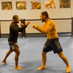 Markus Perez Instagram – SINGLE LEG DEFENSE 🦵🏼✂️🔑🦶
#mma #wrestling #sambô #jiujitsu #ufc #eaglefc #drills #crazydrills #joker American Top Team