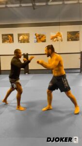 Markus Perez Instagram - SINGLE LEG DEFENSE 🦵🏼✂️🔑🦶 #mma #wrestling #sambô #jiujitsu #ufc #eaglefc #drills #crazydrills #joker American Top Team