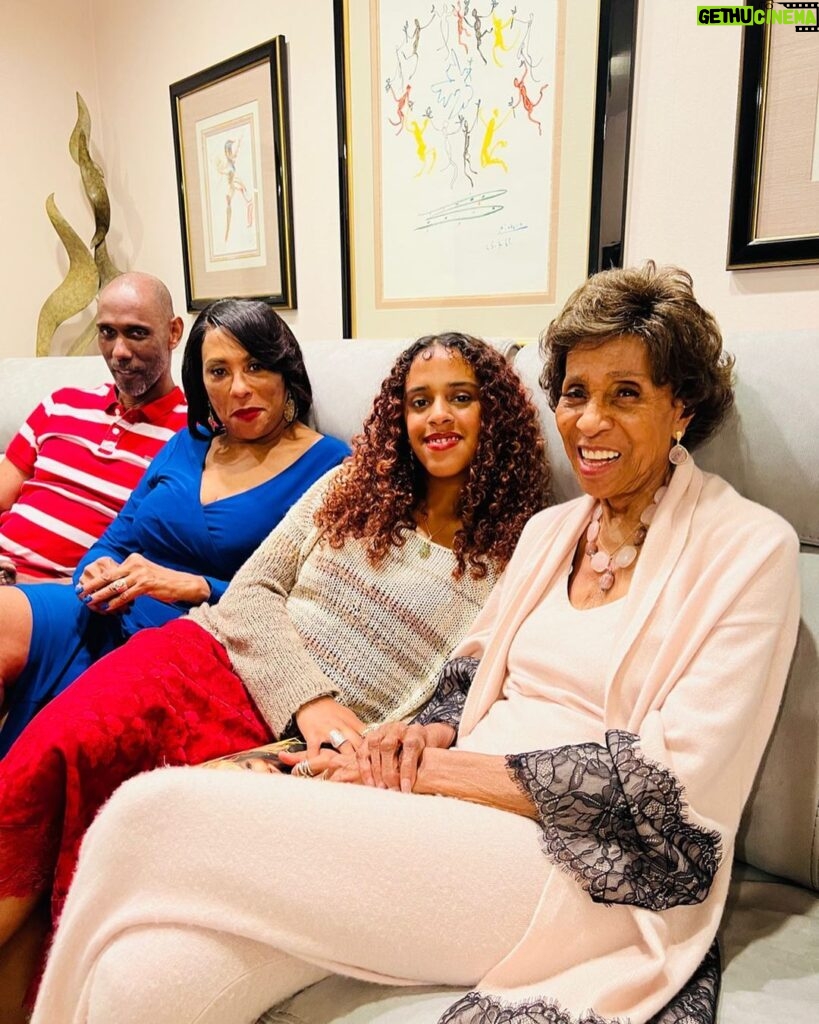 Marla Gibbs Instagram - It’s my birthday and I’m 30 again!!! ❤️❤️❤️I’ve had an awesome day. Thank you all. Love you 😘 #marlagibbs #nevertoolate #forever30