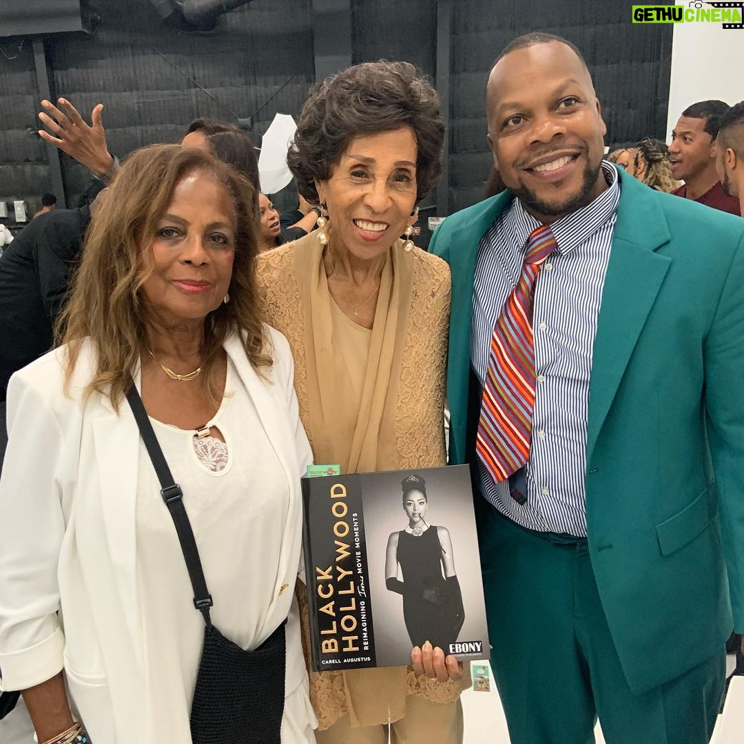 Marla Gibbs Instagram - The Black Hollywood book in partnership with Ebony Magazine did they thang with this pictures! Check us out!! Carrell Augustus congrats on these wonderful photos and event. 🎉📸❤️❤️❤️ #marlagibbs #nevertoolate