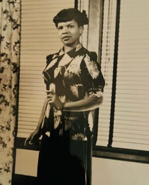 Marla Gibbs Instagram - My sister Susie Garrett when she was a teen and when she was on the tv show Punky Bresweter. Miss her! ❤️❤️❤️ #detroit #losangeles #punkybrewster