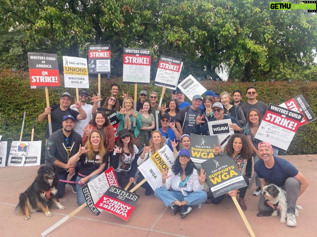 Marlee Matlin Instagram - It was a @switchedatbirthtv reunion on the picket lines in support of our creator @lizzyweiss and all the wonderful writers and producers and members of the @wgaeast @wgawest @wgastrikeunite @wgadailypicket #rebootsab #rebootswitchedatbirth
