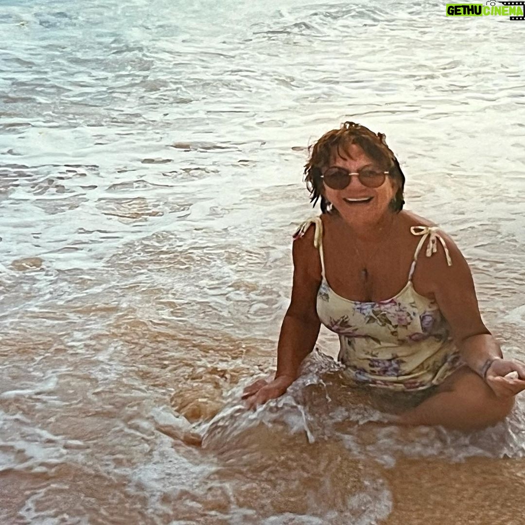 Marlee Matlin Instagram - Missing my mother sorely on this Mother’s Day and everyday. Cherish your time with your mother while she is around. Happy Mother’s Day! #libbymatlin 🤟🏼💜🤟🏼💜
