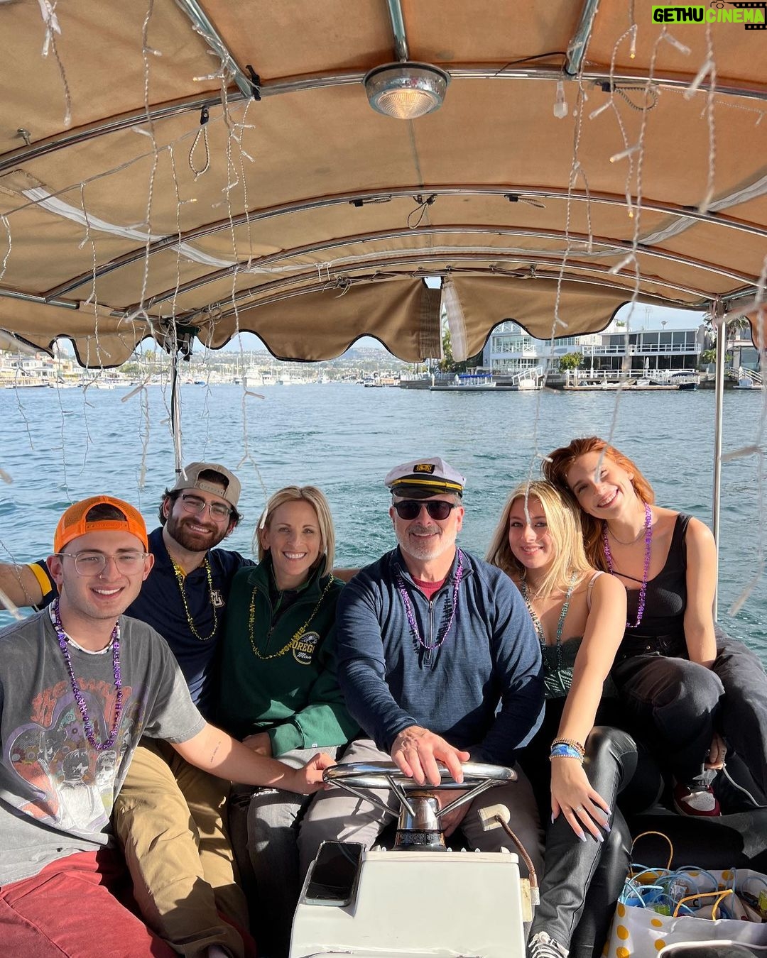 Marlee Matlin Instagram - Love my family! #isabellesbirthdayboatparty @isabelle.grandalski @sarahgrandalski @brandongrandalskii @tylergrandalski #kevin #blessed π€πΌπ€πΌπ€πΌπ€πΌπ€πΌπ€πΌ
