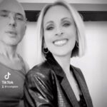 Marlee Matlin Instagram - Only with @brettglam who never fails to amuse me every single time he puts my face on! Love this man! #makeupartist #friend #wickedsenseofhumor #beingsilly 💜🤟🏼💜🤟🏼