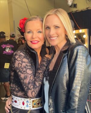 Marlee Matlin Instagram - Does it look like I had a great time last night at Dancing With The Stars? It was SO great cheering on for @danielndurant with my onscreen husband @troykotsur! We cheered on for everyone who danced as well! Loved seeing old friends like @cherylburke @valentin @louisvanamstel and meeting the very lovely @angelcherylladd AND the beautiful @gabby.windey!!! Loved seeing all the judges too! And crew as well! It was a treat having interpreters there as well as lots of Deaf audience cheering Daniel on! A HUGE thank you to @brettglam for beautifying me! 💜🤟🏼💜🤟🏼💜🤟🏼🌟🌟🌟. I had the MOST BEAUTIFUL date…. my daughter @sarahgrandalski !!!! 🤟🏼🤟🏼🤟🏼 #dwts