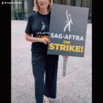 Marlee Matlin Instagram - I support SAG AFTRA.