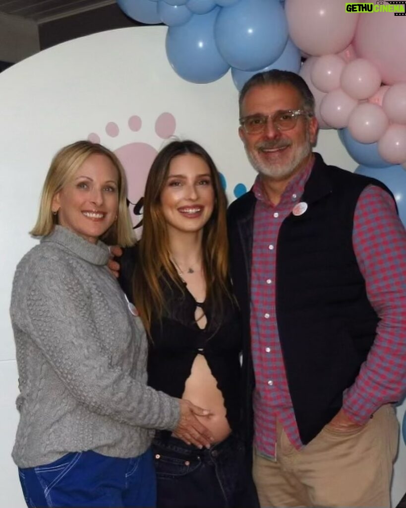 Marlee Matlin Instagram - This BEAUTY, our firstborn daughter is celebrating her 28th birthday today! Sarah Rose, you have been such pure delight to watch grow up from the day you were born to now. Your beauty, inside and out truly captures our heart daily. We are proud of you in every way. You never cease to amaze us as a beautiful, funny, smart and creative woman you’ve turned out to become. Motherhood is next for you in couple months and we are BEYOND excited for you and Frankie. Enjoy your birthday and we love you so much! @sarahgrandalski #birthdaygirl #1/19/96 #28!?!?!? #grandparentstobe💖 🎂🩷🤟🏼🎂🩷🤟🏼🍼🍼🤰🤰👧👧🤟🏼🤟🏼