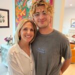 Marlee Matlin Instagram - Happy National Son’s Day to my COOLEST AWESOME HANDSOME SMART FUNNIEST sons of mine! ( and my husband’s too lol! ) I am SO PROUD to be your mom! I love you both to the moon and back ZILLION times! And yes, happy to do your laundry whenever I am in town! All I need are hugs as a thank you! @brandongrandalskii @tylergrandalski 🤟🏼🤟🏼🤟🏼 #nationalsonsday