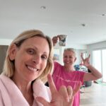 Marlee Matlin Instagram - Hey people! This beauty standing right next to me has been my “ girl half “ for 53 years. Today @liztannebaum is celebrating her birthday! Sis, there is no other person that is like you. You are one of a kind, a gem and you bring so much love and light everywhere you go. I am SO lucky to call you my sister. For life. Always. Forever. Happy birthday and have a beautiful day celebrating YOU! I love you!!!!! 🎂🌟🤟🏼🎂💜🤟🏼🎂💜🤟🏼 #8/26/23 #bff