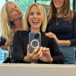 Marlee Matlin Instagram - Thank you @jillianseely for saving the day! I’ve been in my hometown, Chicago for 6 GLORIOUS weeks and my grays started invading my roots. Of course I asked my guy @craiggangi if I could see Jillian and he gave me his blessing! Love love the color and love you Jillian, Craig AND my sis @liztannebaum! @agnesosalon #smallhairproblems #spoiled #grateful #happy #chicagoartist 💜🤟🏼🌟
