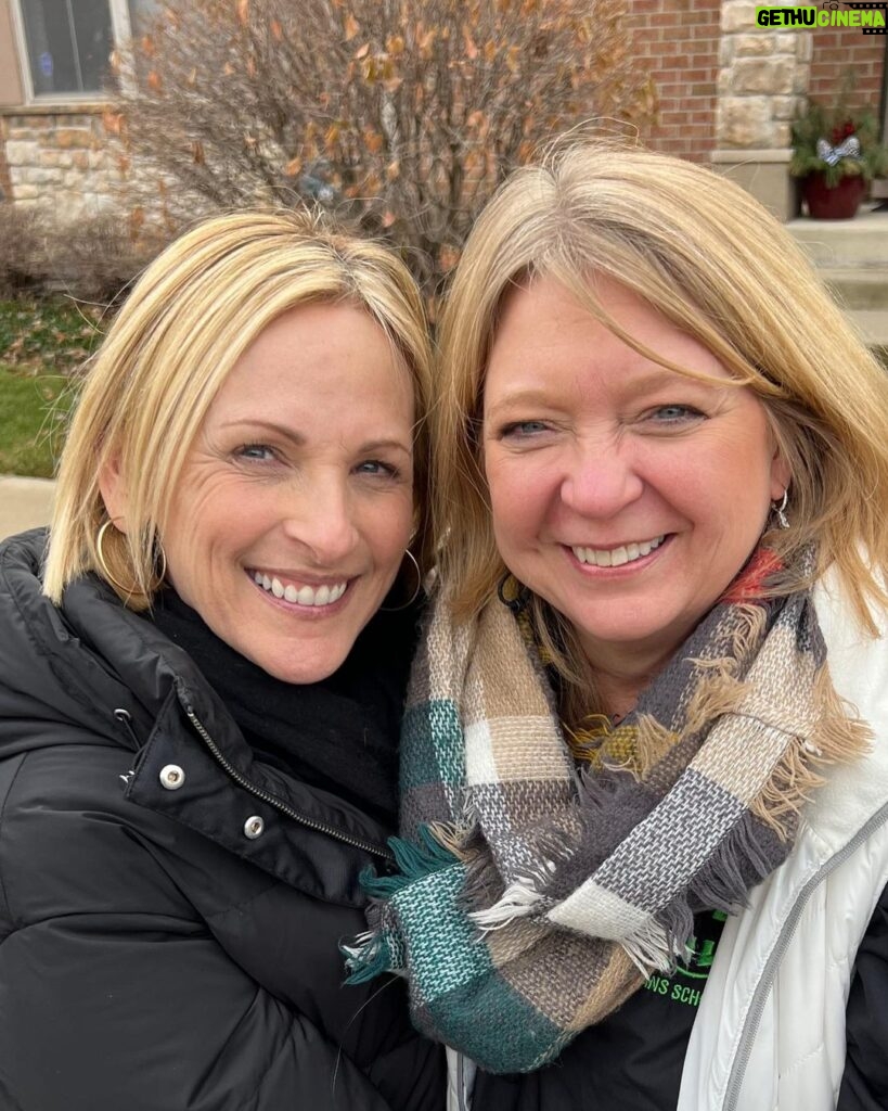 Marlee Matlin Instagram - Happy to say today is my bestie’s birthday! Wendy, you bring me so much joy ( and my family and so many people too ) and you truly have a heart of gold. Your empathy is so genuine. I love laughing with you. I love talking with you. I love spending time with you whether it is on FT or in person. Your friendship is truly valuable to me and I appreciate you. I love your honesty and especially your humor. Never change, girl. I love you to the moon and back a zillion-plus times. Happy birthday! Lots of love! 🎂🌟🎂🌟🤟🏼🤟🏼💜💜🤟🏼🤟🏼 @thewendyadams3