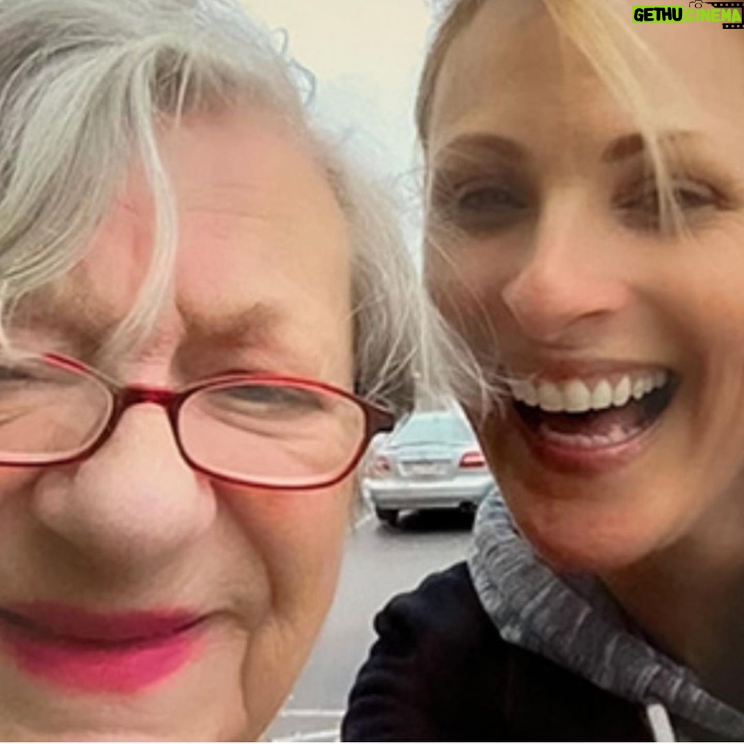 Marlee Matlin Instagram - Missing my mother sorely on this Mother’s Day and everyday. Cherish your time with your mother while she is around. Happy Mother’s Day! #libbymatlin 🤟🏼💜🤟🏼💜