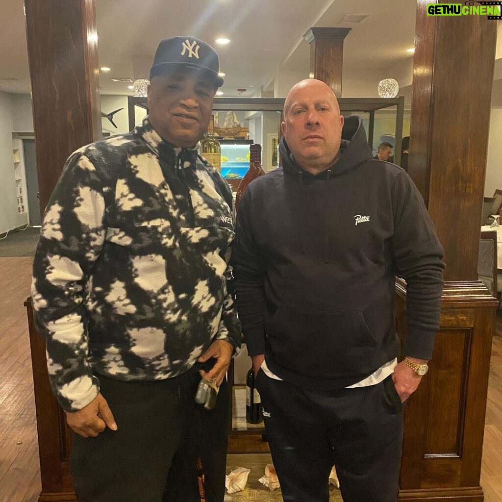 Marley Marl Instagram - Great dinner last night with @weworking we been doing this so long we’re throwback’s 😩 queens get the money a legend right there.