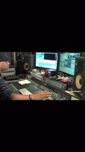 Marley Marl Instagram - August 4th Friday full episode on @fox5ny with @lisaevers @_streetsoldiers talking about @hiphop50 don’t wanna miss it 10:30 pm EST TIME @massappeal @hot97 #hiphop #50yearsofhiphop