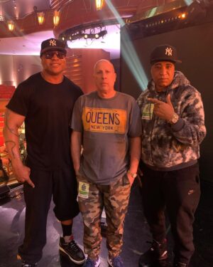 Marley Marl Instagram - ⬅️🐐🗽🫡👑 I’m surrounded by greatness my bros from Queens ! Rehearsals on monday for the BET hip hop awards airing next week thank u Marley for allowing me to manage the situation for your life time achievement I am hip hop award congrats again & well deserved make sure to tune in Oct 10 thank u again BET #LMG #QGTM #weworking 🏆🏁🔌
