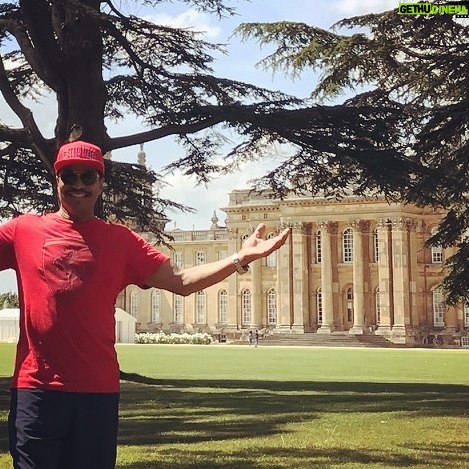 Marlon Jackson Instagram - Marlon Jackson in Oxford England, at Blenheim Palace, the home where Winston Churchill was born. #studypeace - marlon jackson