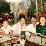 Marlon Jackson Instagram - Carol and I having lunch with Sophia and Noah. #bekind caroljackson #studypeace marlonjackson