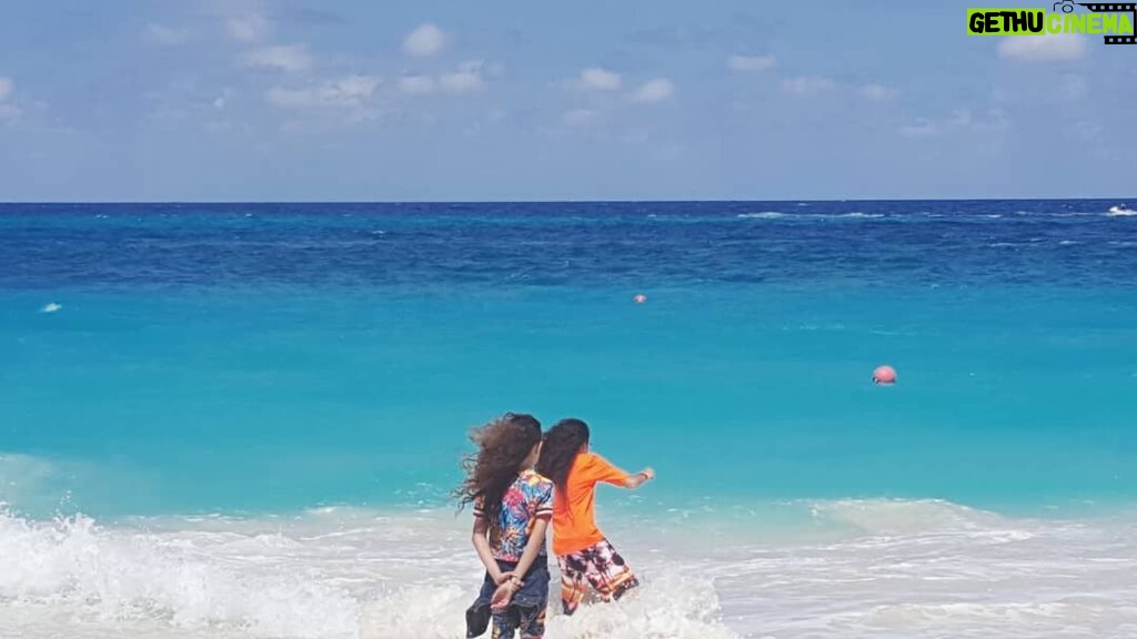 Marlon Jackson Instagram - Noah and Sophia on the beach in Nassau Bahamas. #studypeace marlon jackson #bekind carol jackson