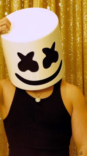 Marshmello Instagram - 03.03.2023 🔥 bueno y feliz fin de semana 👊🏽🫶🏽 #elmerengue